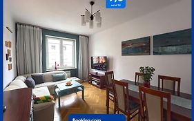 Apartament Sienkiewicza, parking, 2 sypialnie, klimatyzacja, 24h kod, 200m od PKP, FVAT
